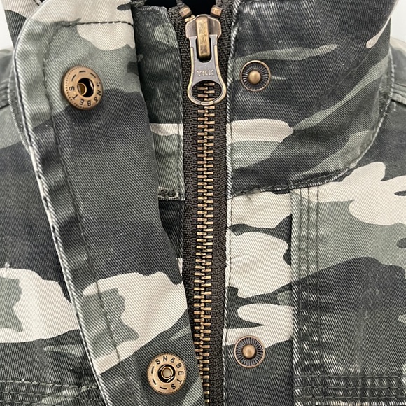 { Kenzie Jeans } - Camouflage Utility Jacket - Picture 4 of 5